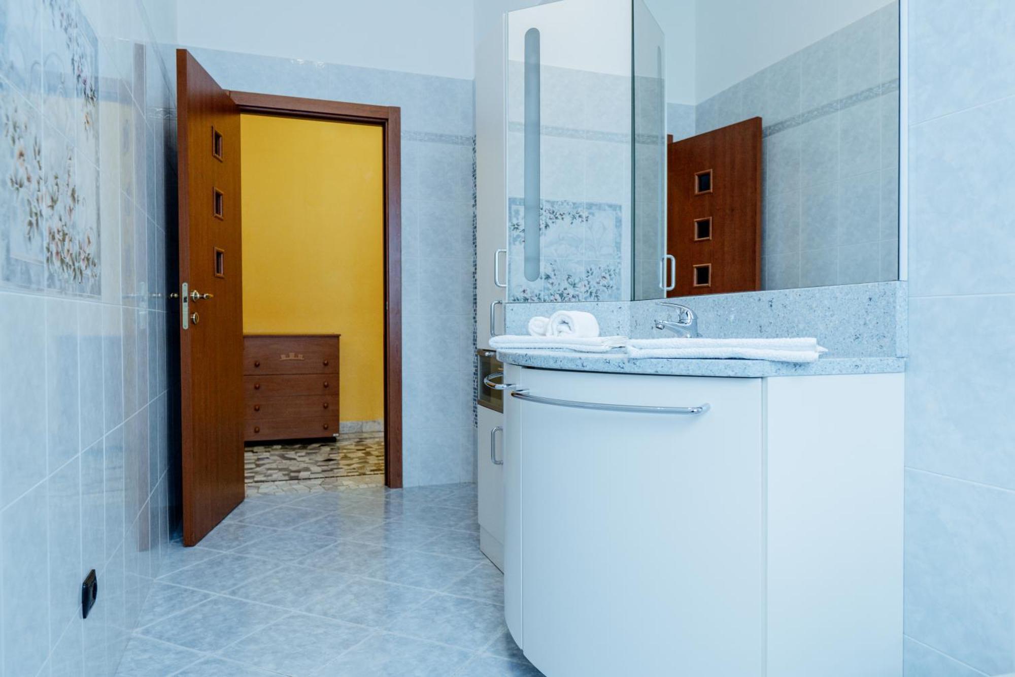 Luxe Apartment Near Milano, Rho Fiera E Mxp Busto Arsizio Luaran gambar